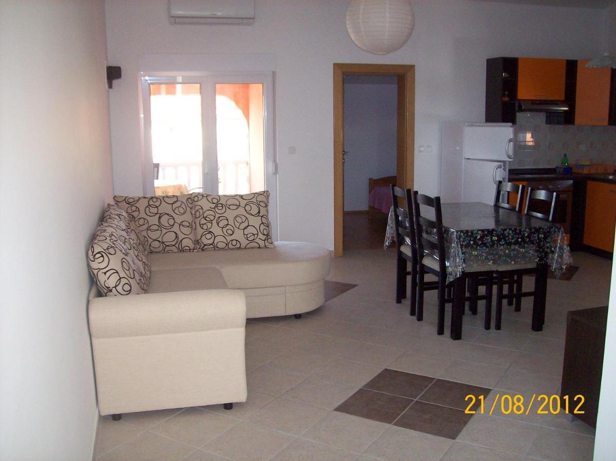 Apartments With A Parking Space Vir - 17422 Екстериор снимка